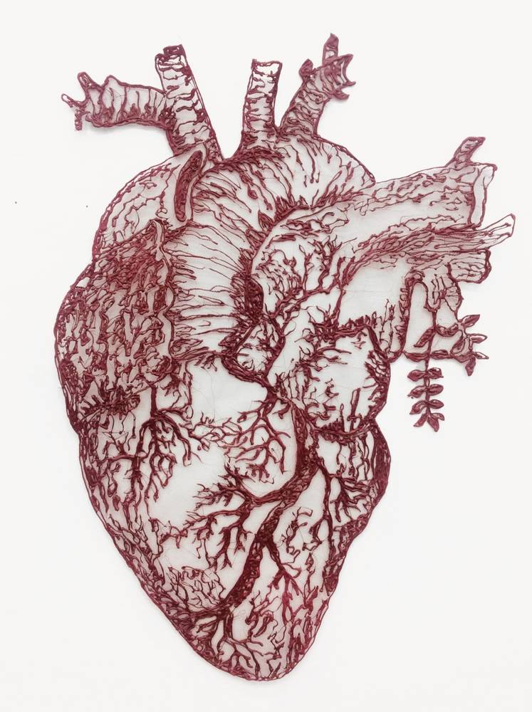 Gudrun Kampl, Das künstliche Herz, 2020, Kunststoff, Pigmente, Tüll, © Gudrun Kampl/Foto: Silvia Steinek Galerie